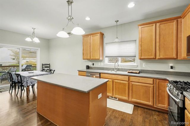 1865 Elkridge Circle, Highland, MI 48356