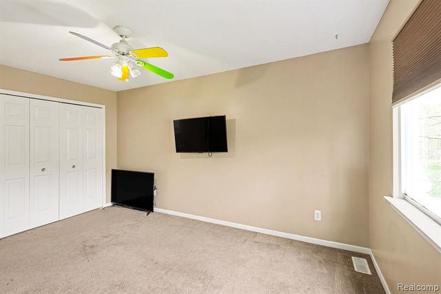 1865 Elkridge Circle, Highland, MI 48356