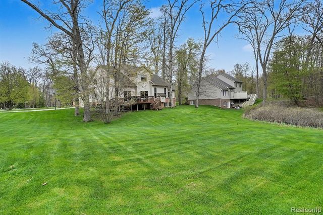 1865 Elkridge Circle, Highland, MI 48356