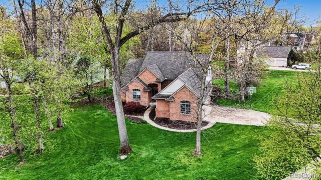 1865 Elkridge Circle, Highland, MI 48356