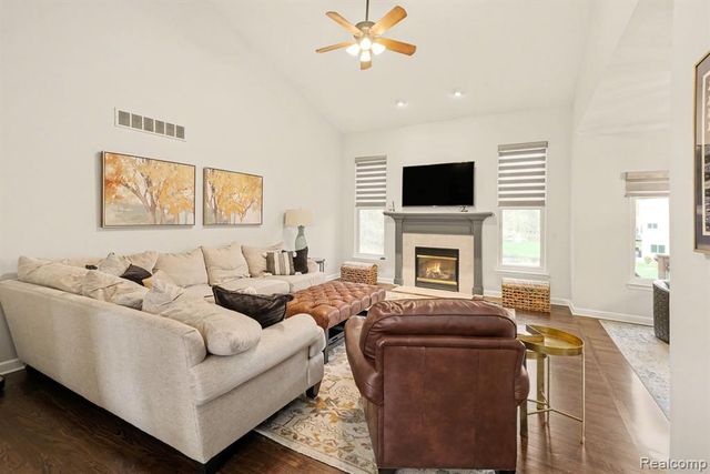 1865 Elkridge Circle, Highland, MI 48356