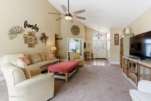1513 Mahogany Run Dr, La Grange, KY 40031