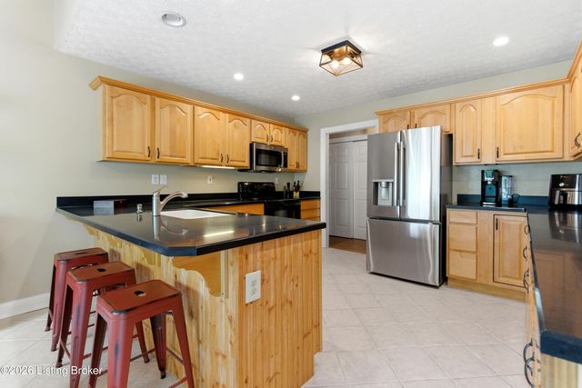 1513 Mahogany Run Dr, La Grange, KY 40031