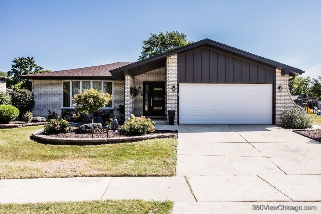 15329 Sunset Ridge Drive, Orland Park, IL 60462 — photo 2