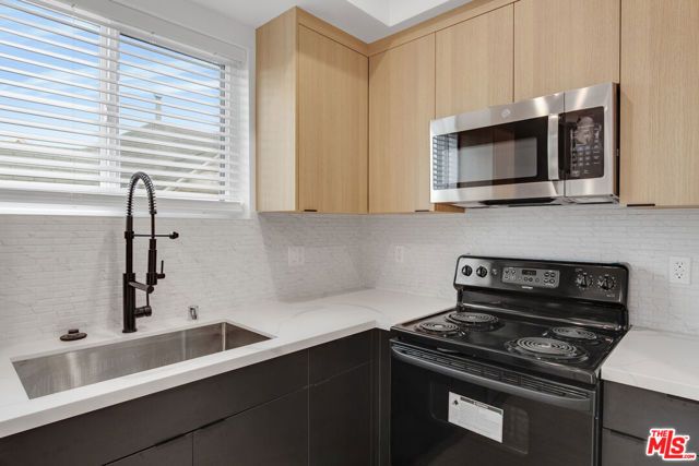 438 E 28th Street, Los Angeles, CA 90011