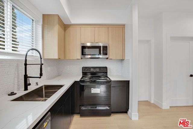 438 E 28th Street, Los Angeles, CA 90011