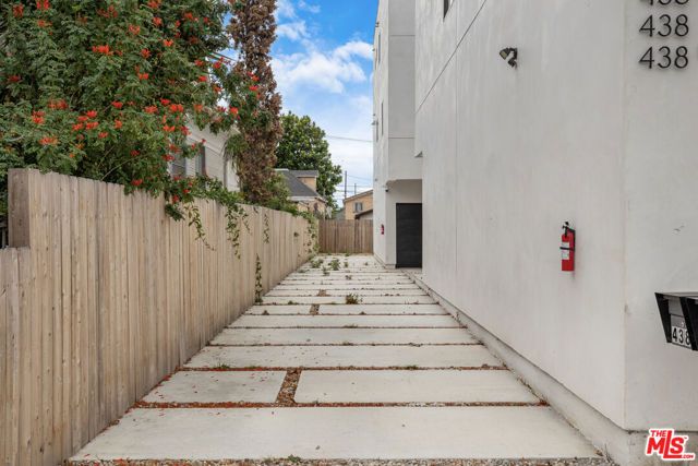438 E 28th Street, Los Angeles, CA 90011