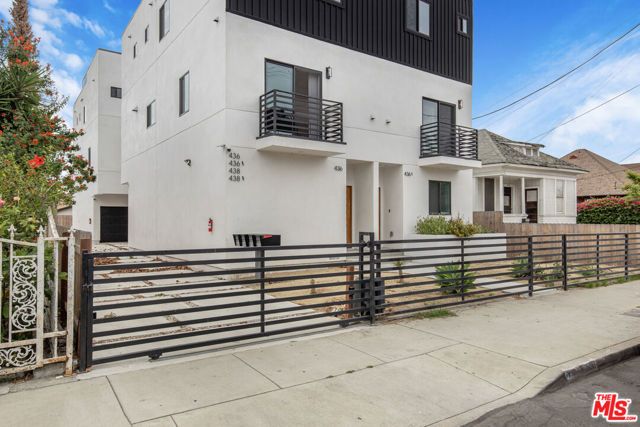 438 E 28th Street, Los Angeles, CA 90011