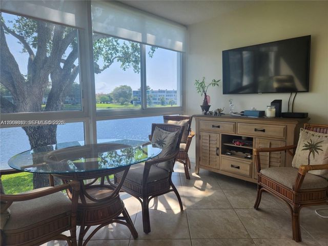 2114 E Cambridge E 2114, Deerfield Beach, FL 33442