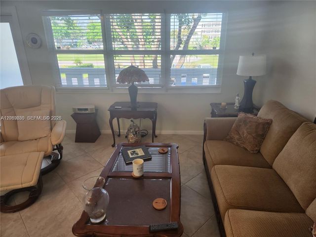 2114 E Cambridge E 2114, Deerfield Beach, FL 33442