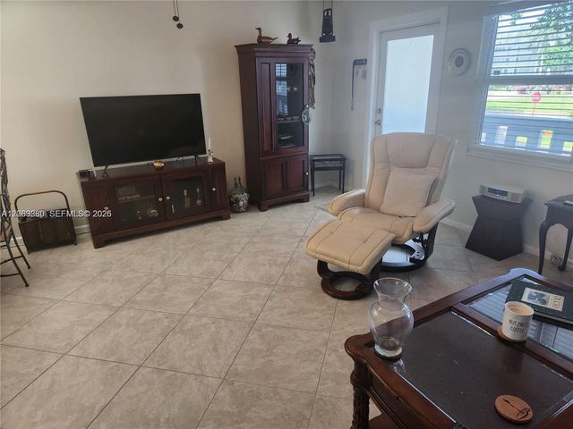 2114 E Cambridge E 2114, Deerfield Beach, FL 33442