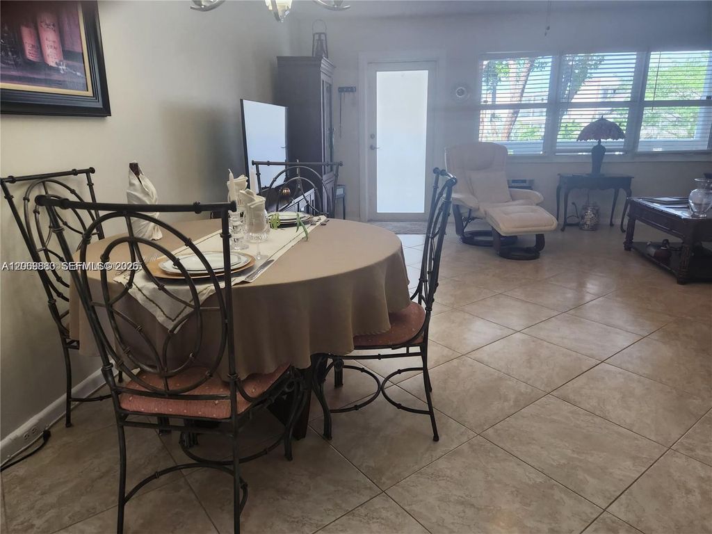 2114 E Cambridge E 2114, Deerfield Beach, FL 33442