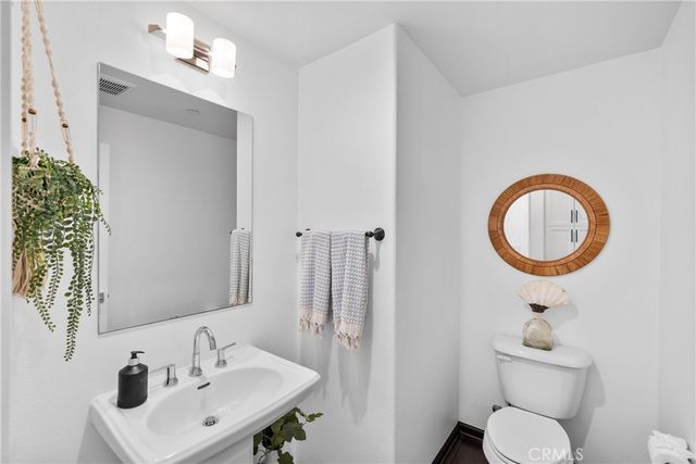 1412 El Paseo, Lake Forest, CA 92610