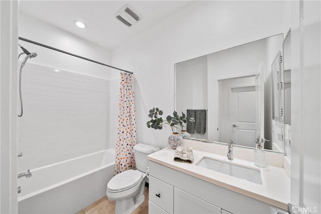 1412 El Paseo, Lake Forest, CA 92610