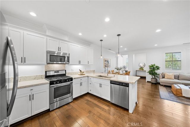 1412 El Paseo, Lake Forest, CA 92610