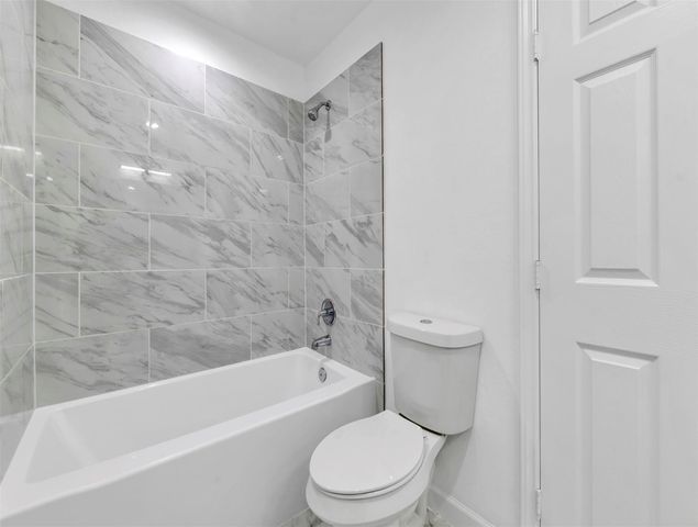 7323 Iwo Jima Road A, Houston, TX 77033