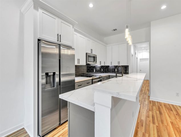 7323 Iwo Jima Road A, Houston, TX 77033