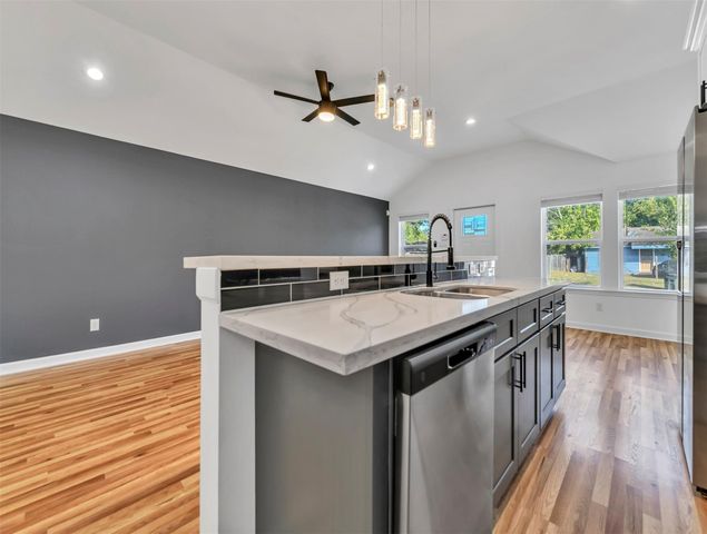7323 Iwo Jima Road A, Houston, TX 77033
