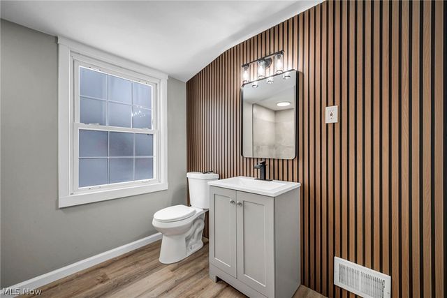 1531 Burlington Road, Cleveland, OH 44118