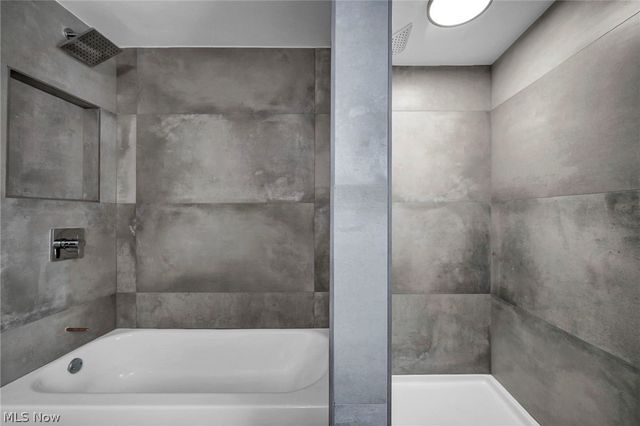 1531 Burlington Road, Cleveland, OH 44118