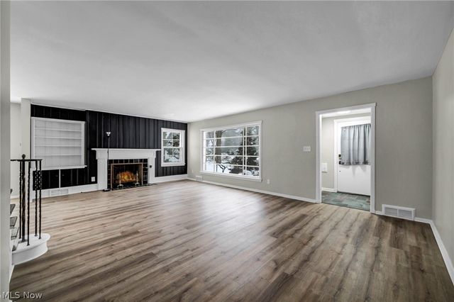 1531 Burlington Road, Cleveland, OH 44118