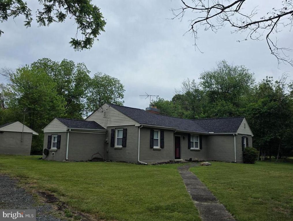 12655 BRISTERSBURG RD, Midland, VA 22728