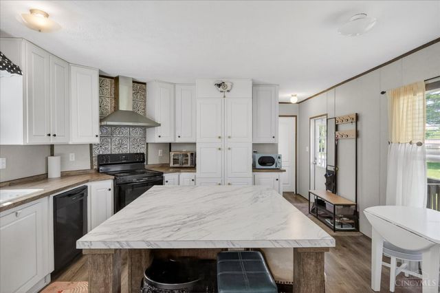 6649 Wizard Of Oz, Paint Twp, OH 45133