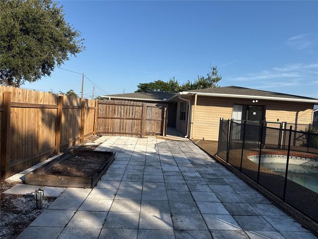 2305 26TH AVENUE W, Bradenton, FL 34205