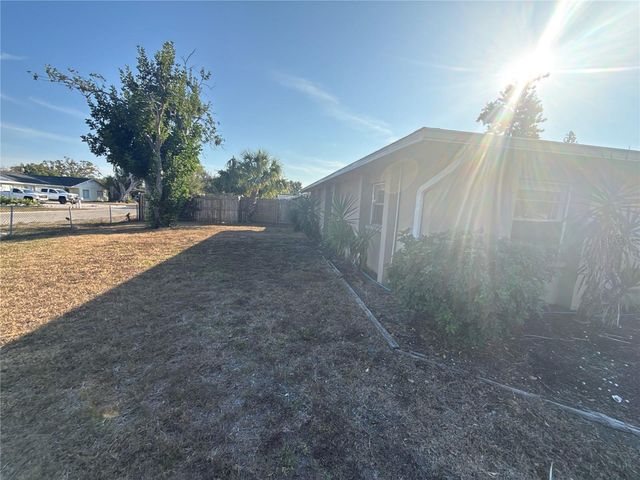 2305 26TH AVENUE W, Bradenton, FL 34205