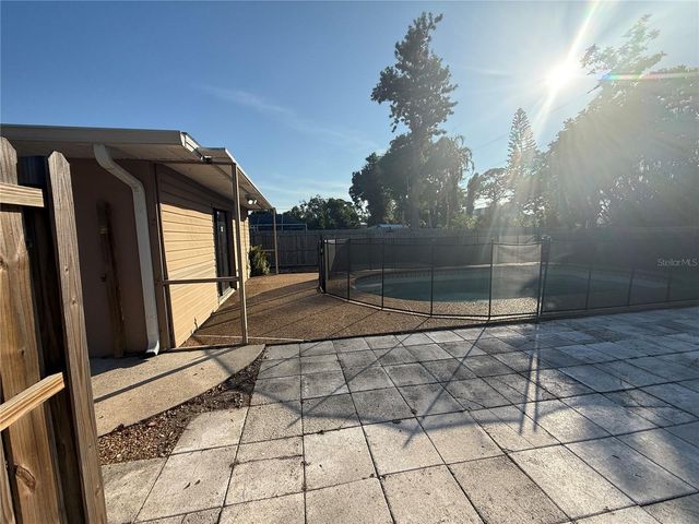 2305 26TH AVENUE W, Bradenton, FL 34205