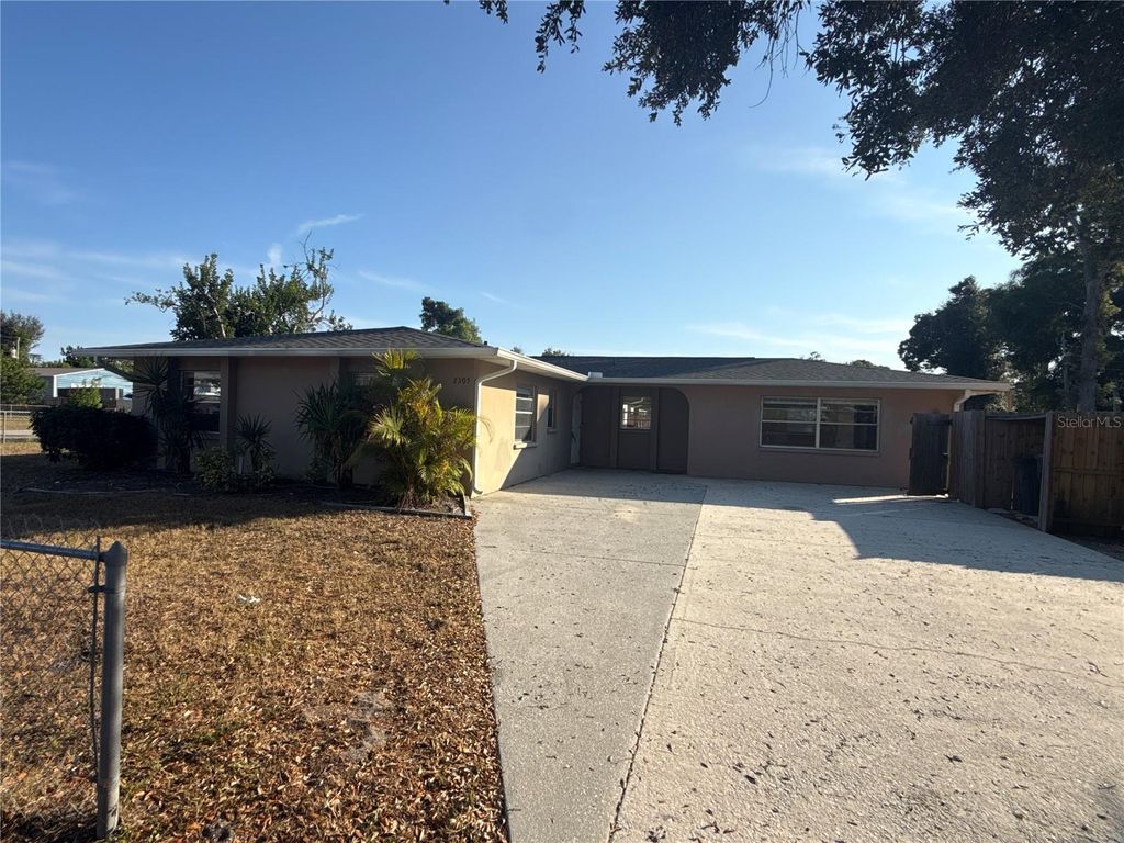 2305 26TH AVENUE W, Bradenton, FL 34205