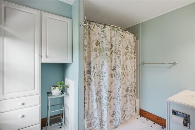 51 Pageant Street, Bennington, VT 05201