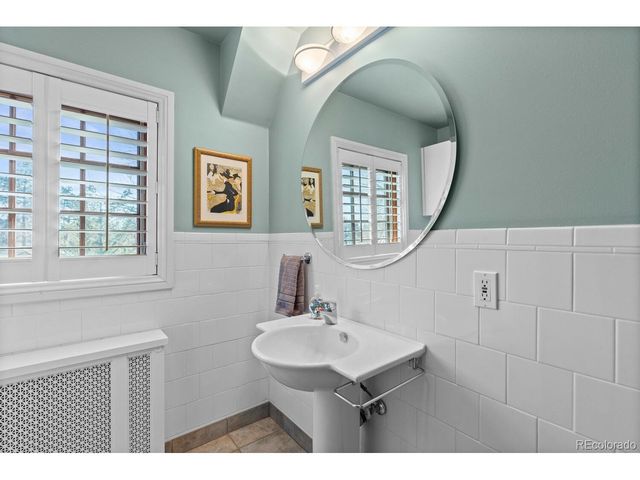 1922 Monaco Pkwy, Denver, CO 80220