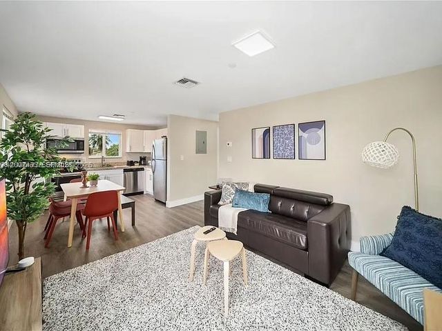 2320 Garfield St, Hollywood, FL 33020