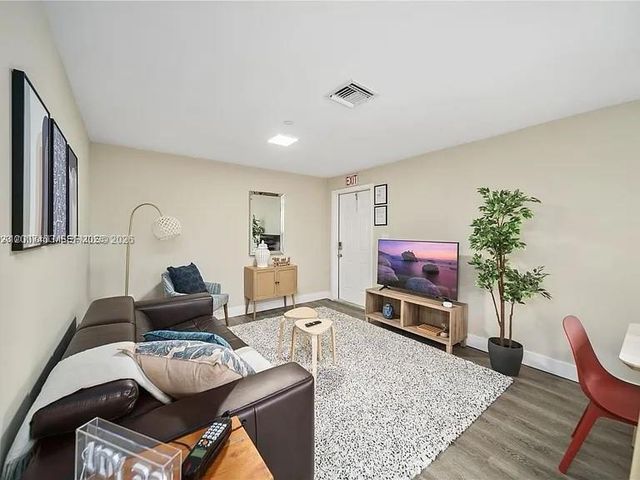 2320 Garfield St, Hollywood, FL 33020