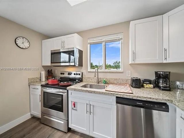 2320 Garfield St, Hollywood, FL 33020