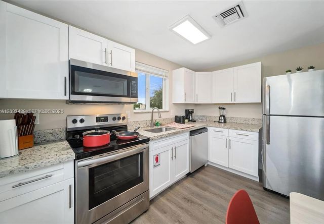 2320 Garfield St, Hollywood, FL 33020