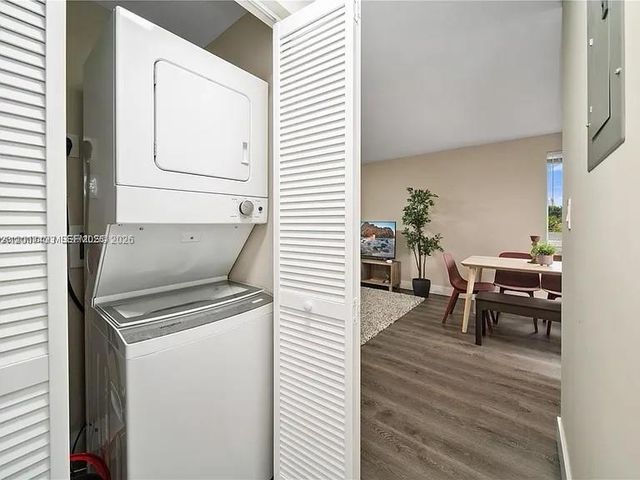 2320 Garfield St, Hollywood, FL 33020