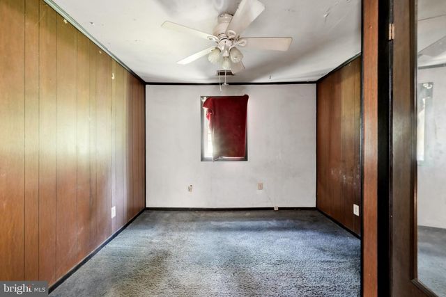 5904 CARVER PL, Falls Church, VA 22041