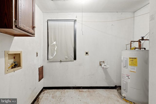 5904 CARVER PL, Falls Church, VA 22041