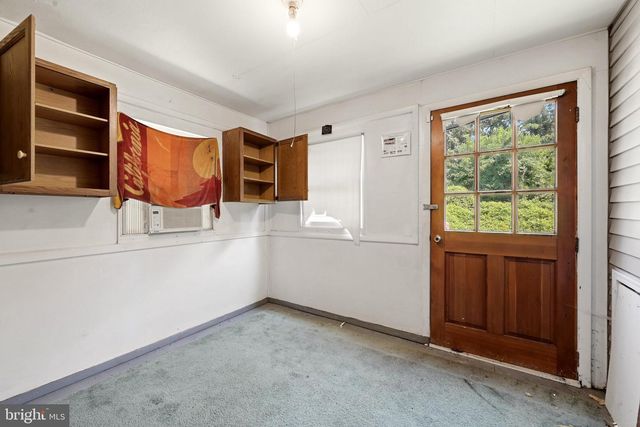 5904 CARVER PL, Falls Church, VA 22041
