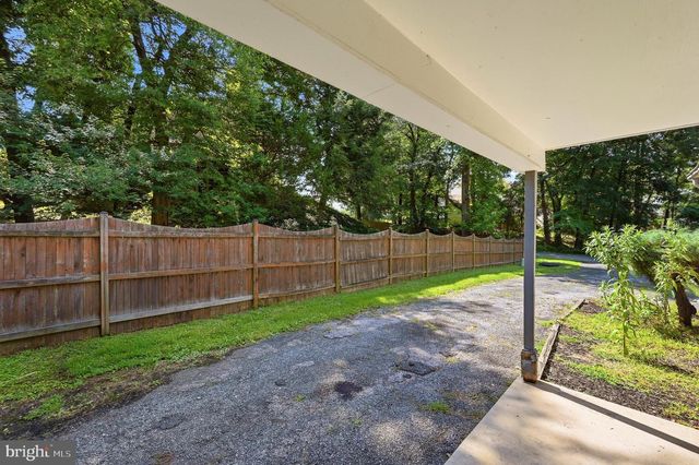 5904 CARVER PL, Falls Church, VA 22041