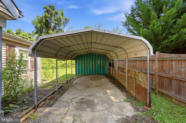 5904 CARVER PL, Falls Church, VA 22041