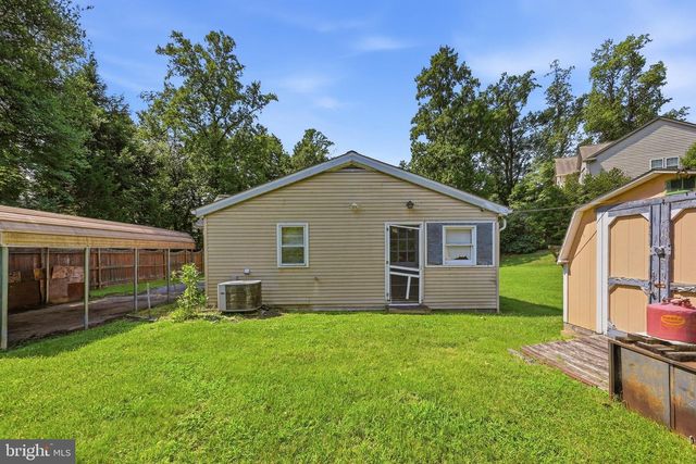 5904 CARVER PL, Falls Church, VA 22041