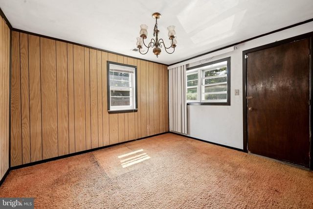 5904 CARVER PL, Falls Church, VA 22041