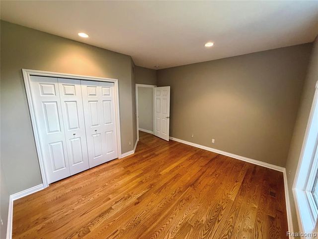 9360 Oakmont Drive, Clarkston, MI 48348