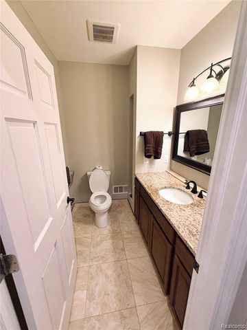 9360 Oakmont Drive, Clarkston, MI 48348