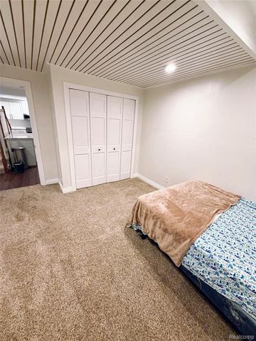 9360 Oakmont Drive, Clarkston, MI 48348