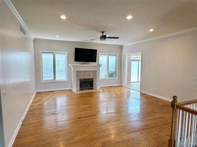 9360 Oakmont Drive, Clarkston, MI 48348