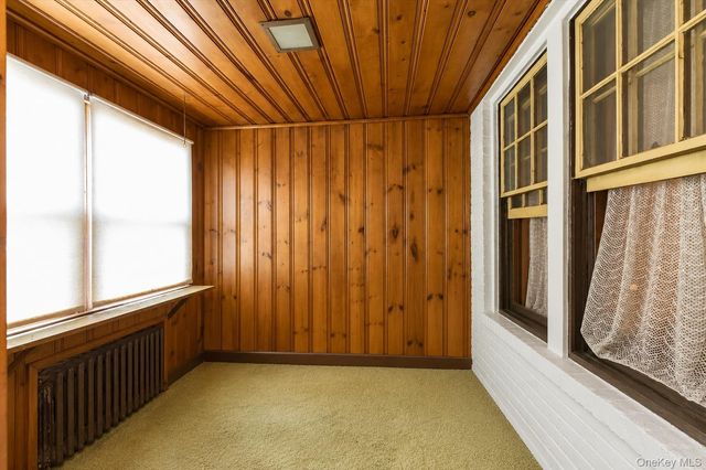 67 Dartmouth Street, Valley Stream, NY 11581